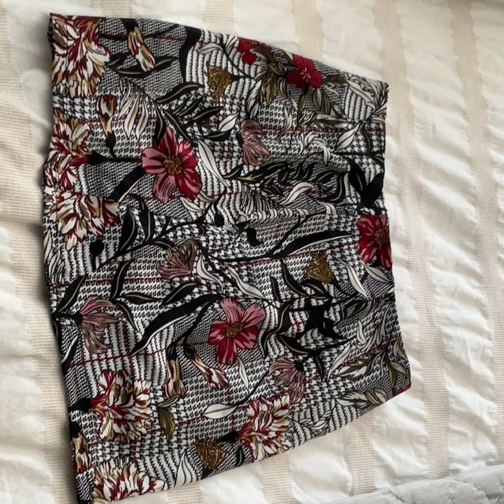 Fashion Nova Floral Print Skirt - Black, Red, White